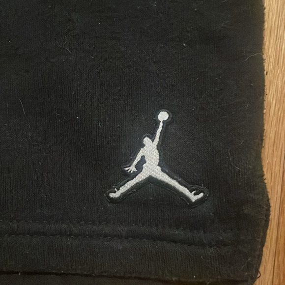 Shorts - Picture 2 of 5